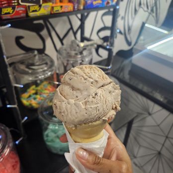 Black+White Modern Creamery - Ferrero Rocher flavor - Ice Cream & Frozen Yogurt Near Me - San Antonio, Texas