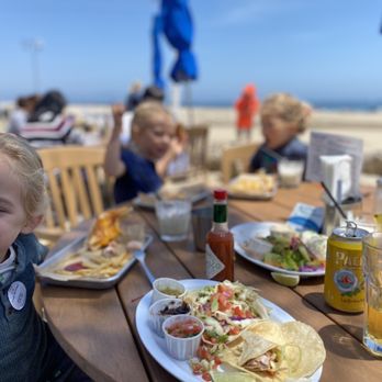 Shoreline Cafe - Beach table! The Kids love it! - Seafood Near Me - Santa Barbara, California
