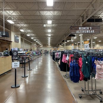 Sierra - Inside - Shoe Stores Near Me - Reno, Nevada Sierra - Inside - Shoe Stores Near Me - Reno, Nevada