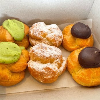 Liliha Bakery - Bakeries Near Me - Honolulu, Hawaii