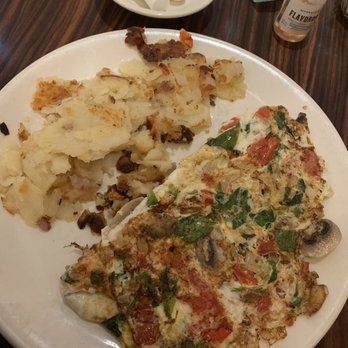 Manhattan Diner - omelette and side potatoes - Diners Near Me - New York, New York