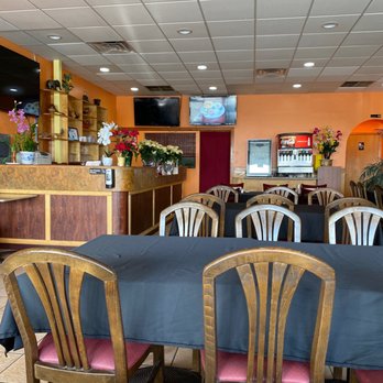 Dee Garden Thai Kitchen - Entrance - Thai Near Me - West Jordan, Utah