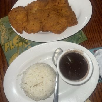 Puerto Sagua Restaurant - Chicken - Cuban Near Me - Miami Beach, Florida