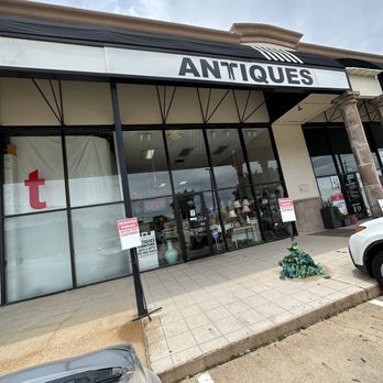 Sheila's Gracious Interiors & Antiques - Front view - Antiques Near Me - Houston, Texas Sheila's Gracious Interiors & Antiques - Front view - Antiques Near Me - Houston, Texas