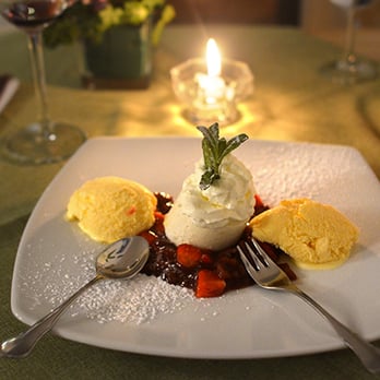 Neunundneunzger Kulinarium - 99er | Eierliköreis - Buttermilchcreme - Erdbeer-Rhabarberragout - German Near Me - Iphofen, BY Neunundneunzger Kulinarium - 99er | Eierliköreis - Buttermilchcreme - Erdbeer-Rhabarberragout - German Near Me - Iphofen, BY