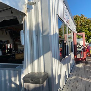 The Quarterdeck - the outside of a restaurant - Cafes Near Me - Des Moines, Washington