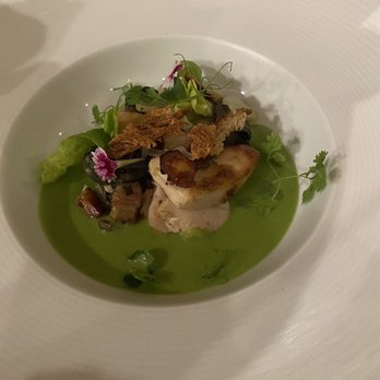 Solera - Chicken and escargot entree - Lounges Near Me - Honolulu, Hawaii Solera - Chicken and escargot entree - Lounges Near Me - Honolulu, Hawaii