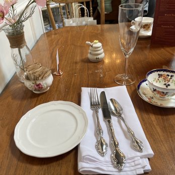 Neverland Tea Salon - Place setting - Coffee & Tea Near Me - Vancouver, British Columbia