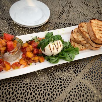 Mammoth Tavern - Heirloom Tomatoes, Yellow Peach - Bruschetta with Burrata Cheese and Basil. DELISH!! - New American Near Me - Mammoth Lakes, California Mammoth Tavern - Heirloom Tomatoes, Yellow Peach - Bruschetta with Burrata Cheese and Basil. DELISH!! - New American Near Me - Mammoth Lakes, California