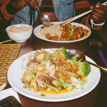 Famous Sichuan - Crispy Chicken with House Garlic Sauce Brown Rice - Szechuan Near Me - New York, New York
