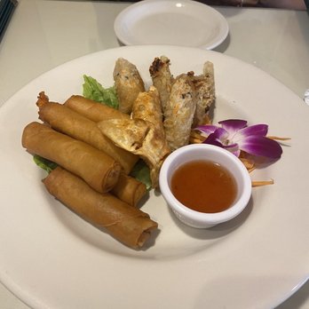 Lemongrass Thai Restaurant - Lemongrass combination Appetizer - Thai Near Me - San Antonio, Texas
