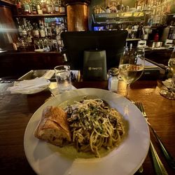 Gino's - Spaghetti Al Fungi