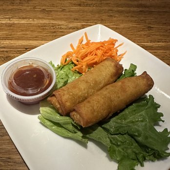 Me'lange - 2 Asian Veggie Egg Rolls - Vietnamese Near Me - Houston, Texas