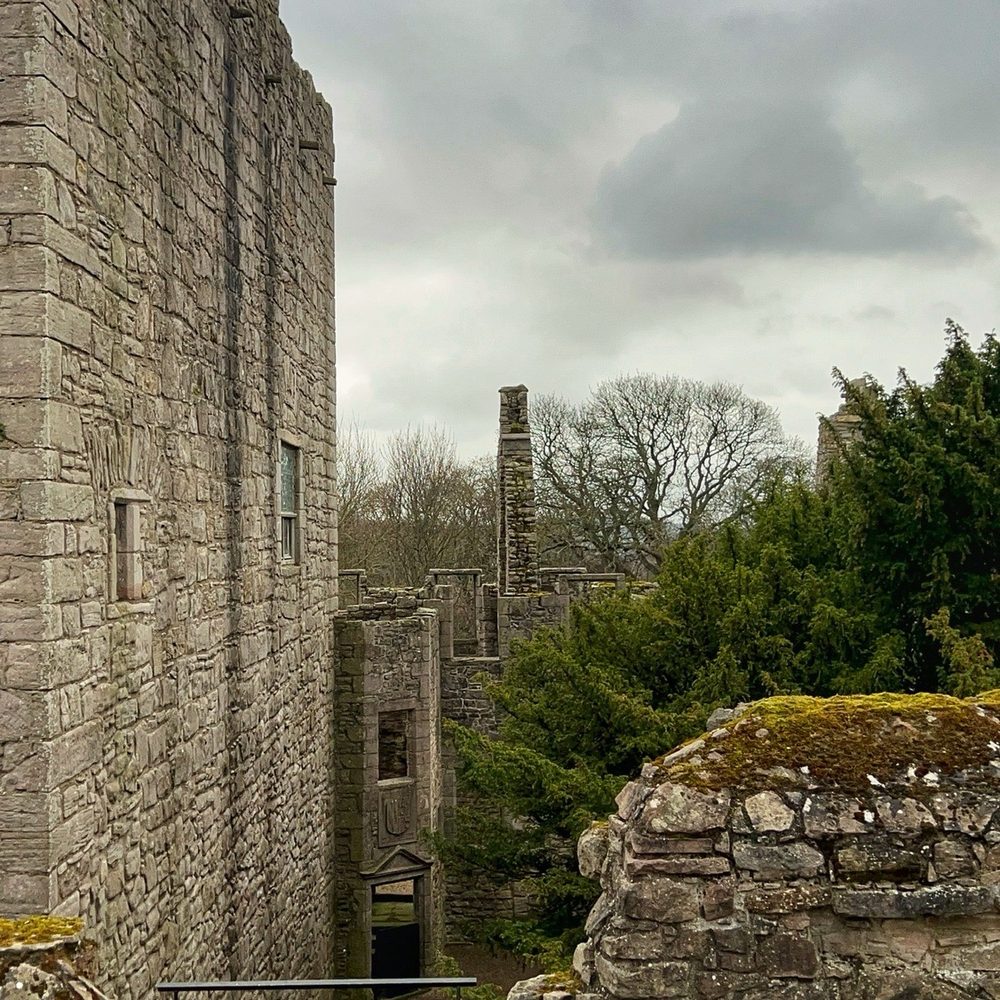 Craigmillar Castle - Landmarks & Historical Buildings Near Me - Edinburgh, EDH Craigmillar Castle - Landmarks & Historical Buildings Near Me - Edinburgh, EDH