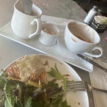 Le Cafe Du Val - Cafes Near Me - Henderson, Nevada