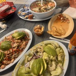 Aguachiles's, ceviche de pescado , and cóctel de camarón