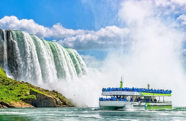Maid of the Mist by null