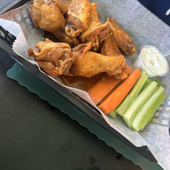 McDermott's Pub - Buffalo wings well done - Pubs Near Me - Bronx, New York McDermott's Pub - Buffalo wings well done - Pubs Near Me - Bronx, New York
