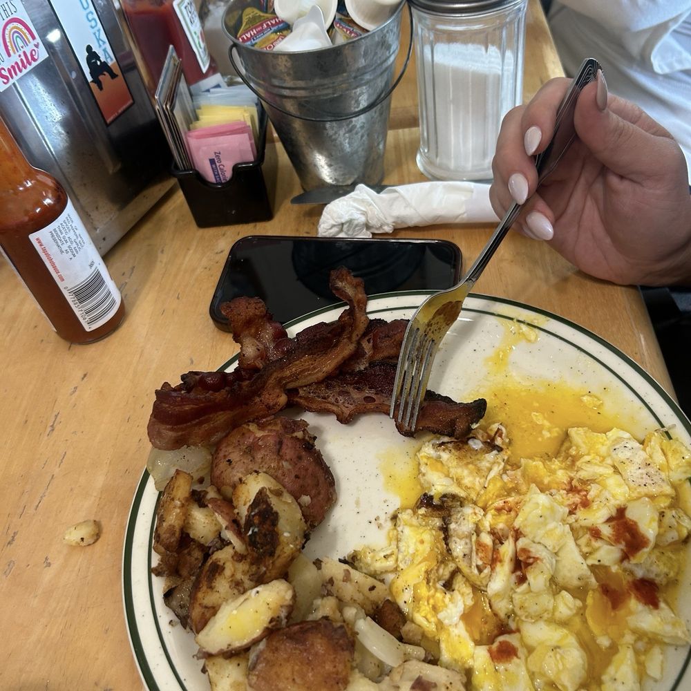 Lil'Bits - Excellent potato's bussin sheesh - American Near Me - Grover Beach, California Lil'Bits - Excellent potato's bussin sheesh - American Near Me - Grover Beach, California
