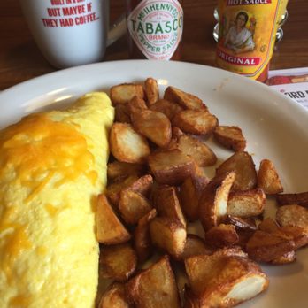 Denny's - Amy omelette with potatoes and Tabasco sauce - Diners Near Me - Del Mar, California Denny's - Amy omelette with potatoes and Tabasco sauce - Diners Near Me - Del Mar, California
