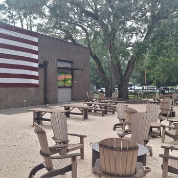 Local Legend Brewing - Outside seating - Brewpubs Near Me - Hilton Head Island, South Carolina Local Legend Brewing - Outside seating - Brewpubs Near Me - Hilton Head Island, South Carolina