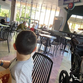 Cosmic Ray's Starlight Café - Dining room - Sandwiches Near Me - Orlando, Florida