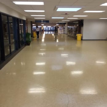 John Hersey High School - Middle Schools & High Schools Near Me - Arlington Heights, Illinois