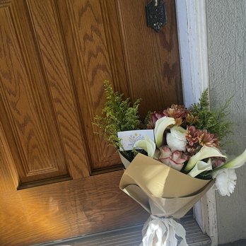Santa Barbara Bouquets - Flowers that were delivered right to my door from Santa Barbara Bouquets - Florists Near Me Santa Barbara Bouquets - Flowers that were delivered right to my door from Santa Barbara Bouquets - Florists Near Me