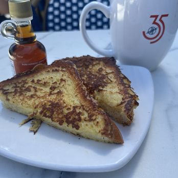 Silver Diner - A la carte French toast with maple syrup. - Breakfast & Brunch Near Me - Nottingham, Maryland Silver Diner - A la carte French toast with maple syrup. - Breakfast & Brunch Near Me - Nottingham, Maryland