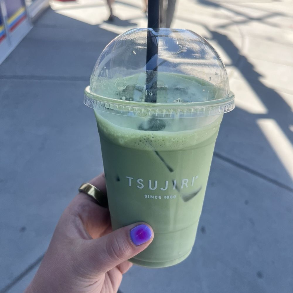 Matcha latte with regular milk Matcha latte with regular milk