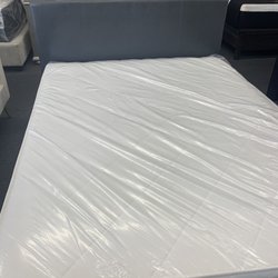 Dream & Rest Mattress - Queen bed with bed frame