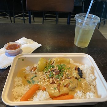 Asian Box - Chicken Curry and House-Made Green Iced Tea - Asian Fusion Near Me - San Francisco, California