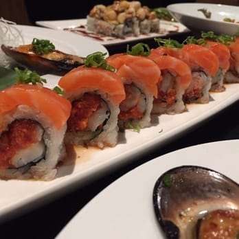 Sushi Kinoya - Salmon special roll - Sushi Bars Near Me - Long Beach, California Sushi Kinoya - Salmon special roll - Sushi Bars Near Me - Long Beach, California