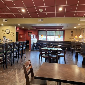 Yu's Mandarin - Dining room - Chinese Near Me - Vernon Hills, Illinois
