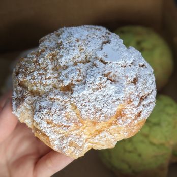 MCourse - Vanilla cream puff - Patisserie/Cake Shop Near Me MCourse - Vanilla cream puff - Patisserie/Cake Shop Near Me