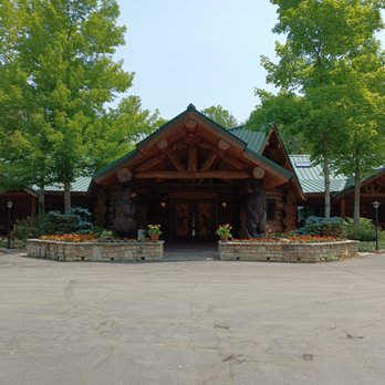 The Log Den - the entrance to the lodge - American Near Me - Egg Harbor, Wisconsin