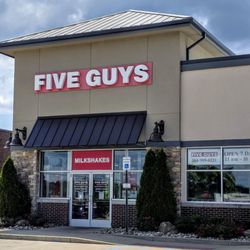 The Highlands - Five Guys at The Highlands