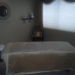 Another beautiful massage room.