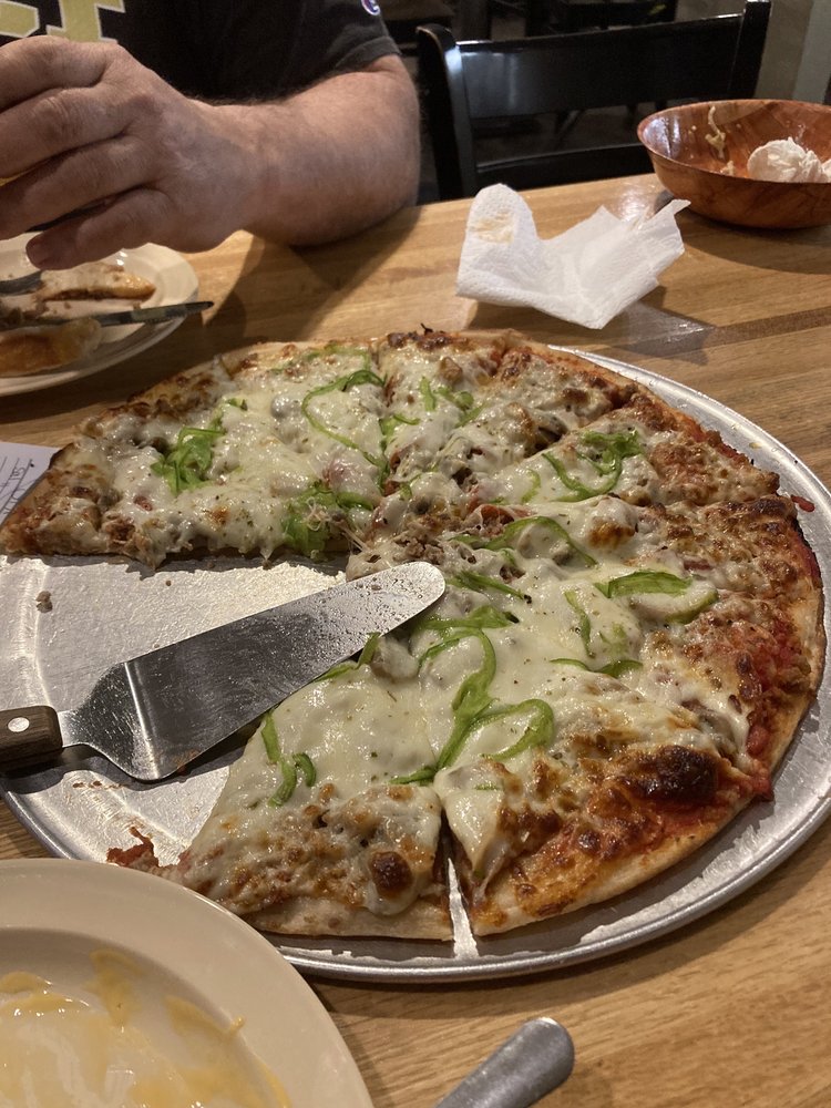 BILL BOBE’S PIZZERIA Updated May 2024 32 Photos & 64 Reviews 1651 N 6th St, Vincennes