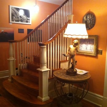 Lion's Head Bed & Breakfast - Hotels Near Me - Niagara Falls, Ontario Lion's Head Bed & Breakfast - Hotels Near Me - Niagara Falls, Ontario