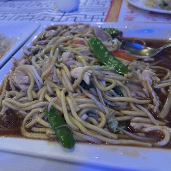 Dragon Palace - Chicken Lo Mein - Chinese Near Me - Tinley Park, Illinois