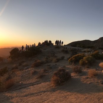 Keys View - The crowd - Landmarks & Historical Buildings Near Me - Joshua Tree, California