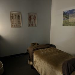 St Moritz Academy - Warm, comfortable, clean rooms and tables with soothing background music.