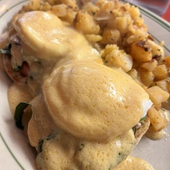 Charlie's Sandwich Shoppe - Eggs Florentine Benedict - Sandwiches Near Me - Boston, Massachusetts Charlie's Sandwich Shoppe - Eggs Florentine Benedict - Sandwiches Near Me - Boston, Massachusetts