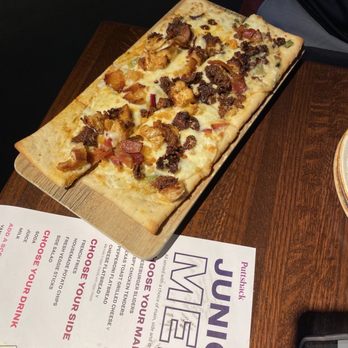 Puttshack - Nashville - Gulch Flatbread - Mini Golf Near Me - Nashville, Tennessee