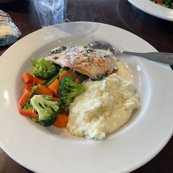The Dutchie - Salmon plate with potatoes instead of rice pilaf - Seafood Near Me - Morro Bay, California The Dutchie - Salmon plate with potatoes instead of rice pilaf - Seafood Near Me - Morro Bay, California