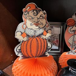 Elsie Bell's - Vintage Halloween