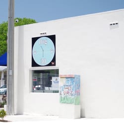 Lilly & Lola's Pet Boutique