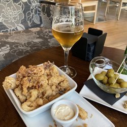 SanwiCoffee - The best calamari in Bilbao and good service!