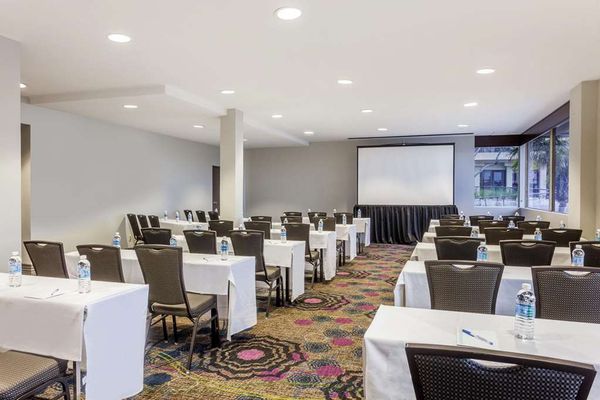 WYNDHAM SAN DIEGO BAYSIDE - Updated July 2024 - 1033 Photos & 834